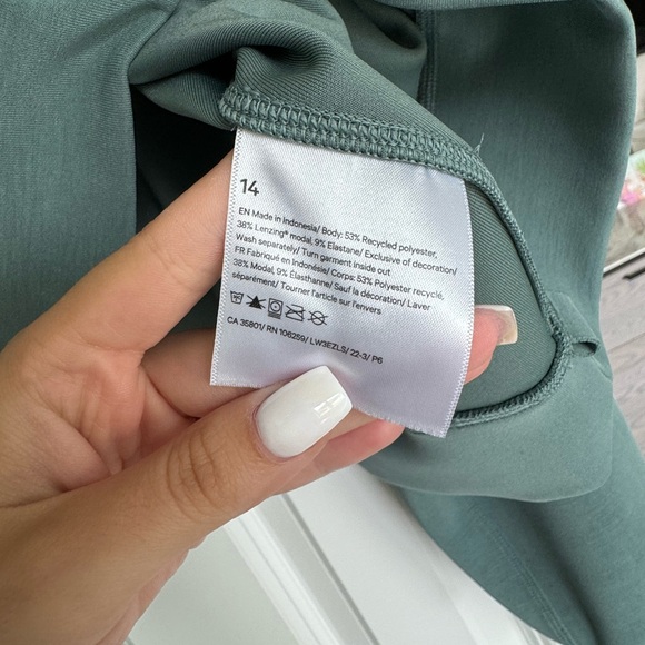 Lululemon Softstreme Perfectly Oversized Cropped Crew - Picture 4 of 6